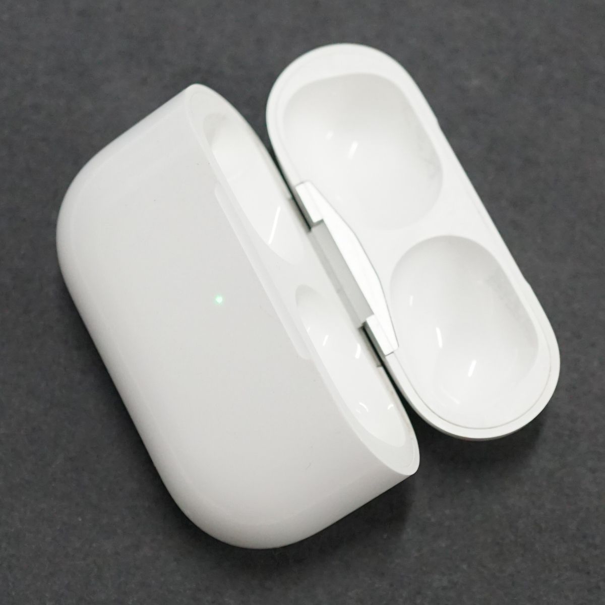 Apple AirPods Pro 充電ケースのみ USED美品 第一世代 イヤホン