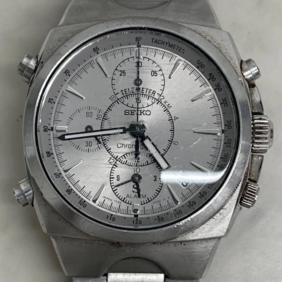 R753  中古品セイコー　7T32-9000