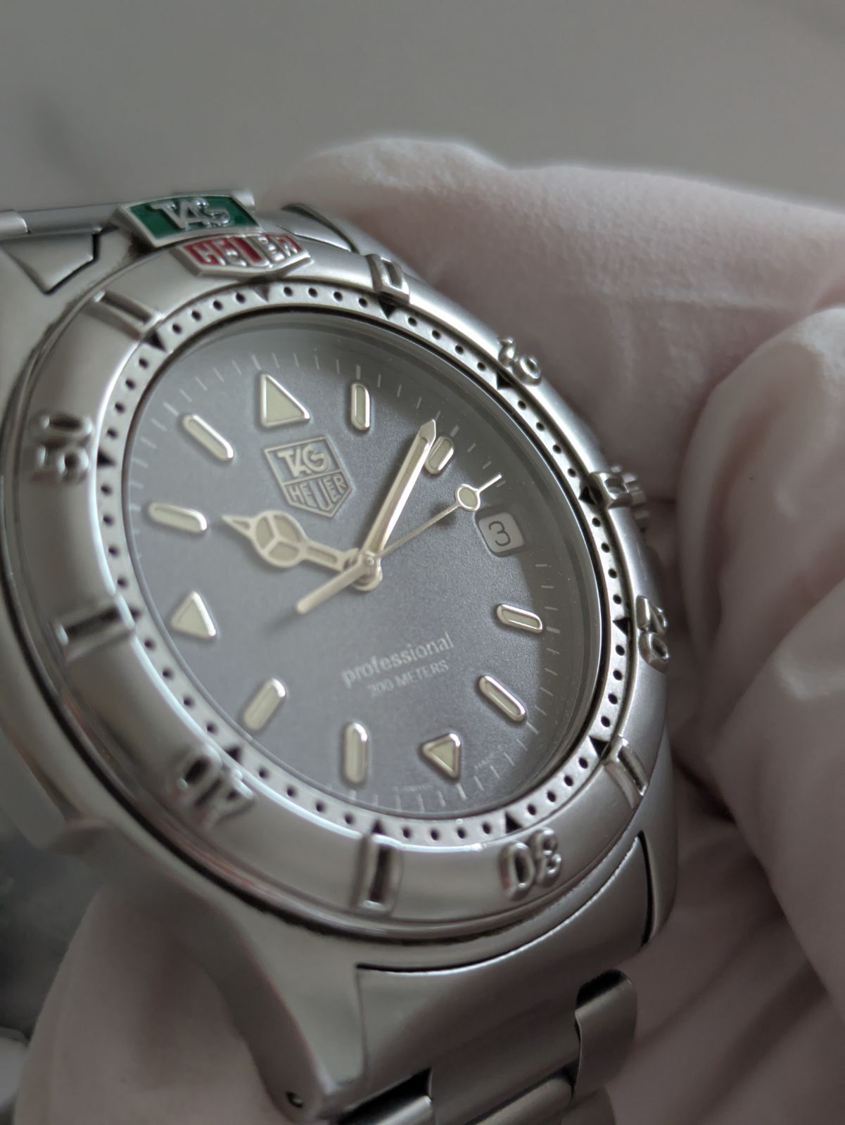 稼動品！タグホイヤー 4000シリーズ　メンズ WF1111-0 38mm 稼動品！タグホイヤー 4000シリーズメンズ WF1111-0 38mm