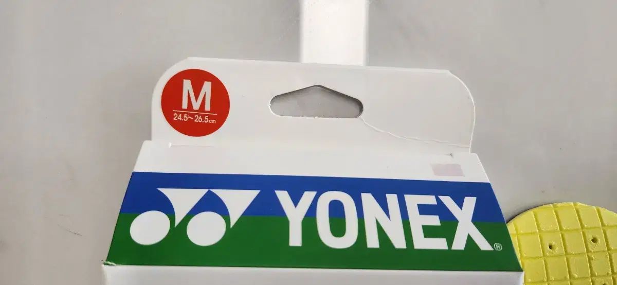 YONEX