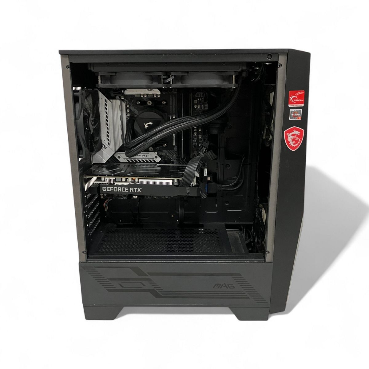 レッド 自作PC とにかく赤い、赤過ぎる。AMD製APU搭載の真っ赤なカスタムPCが