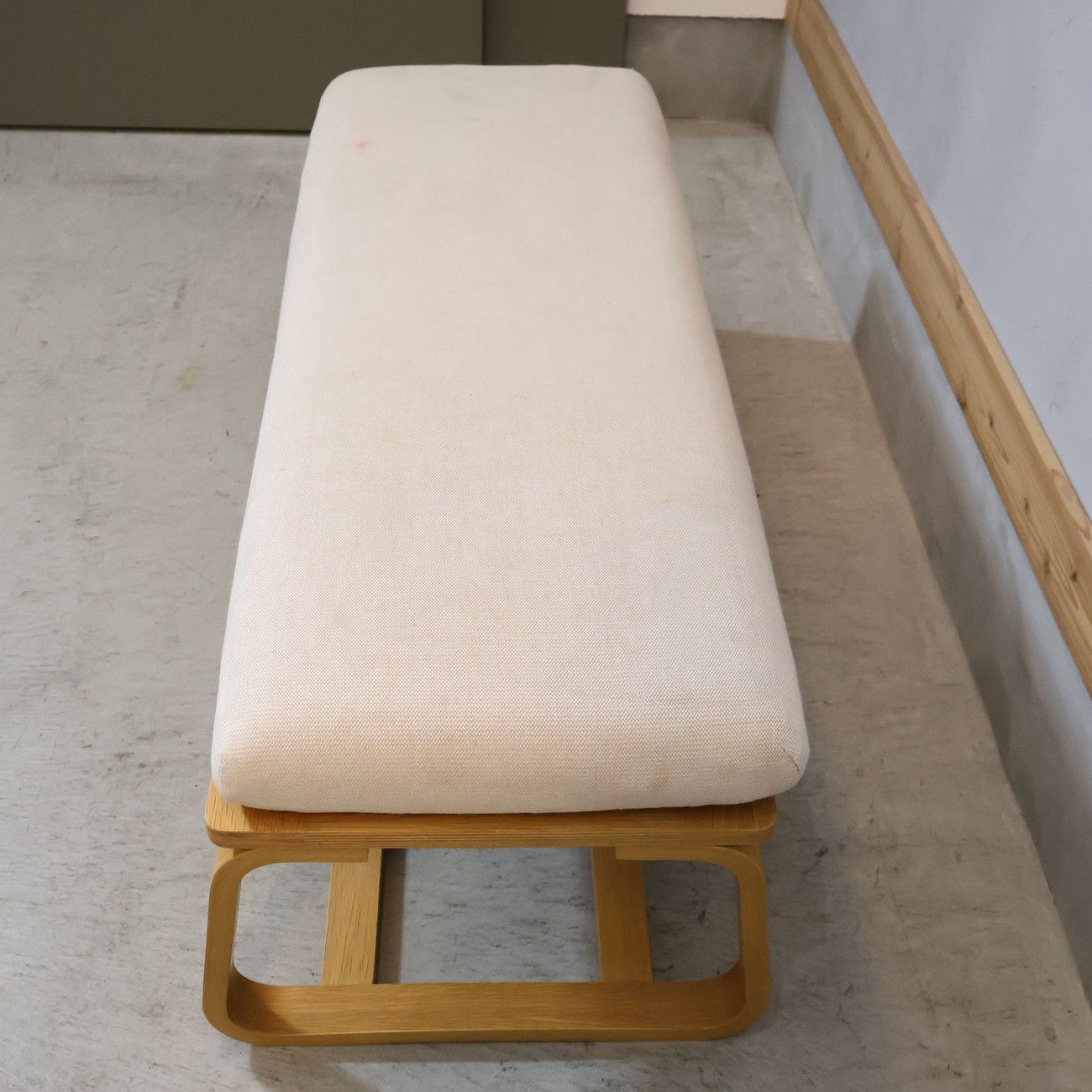 オーク材 リビングでもダイニングでもつかえるベンチ