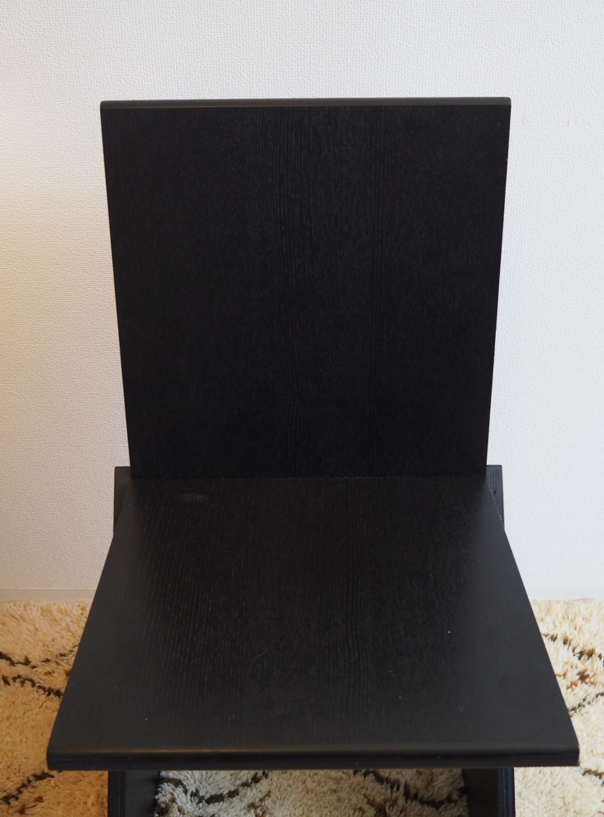 Sankaku Chair dear sir/madam 岩元 航大 岩元航大がデザインした椅子SANKAKU CHAIR（dear sir/madam） — IDREIT