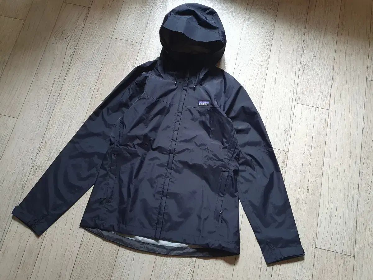 Patagonia レディース トレントシェルジャケット ブラック 【公式通販】