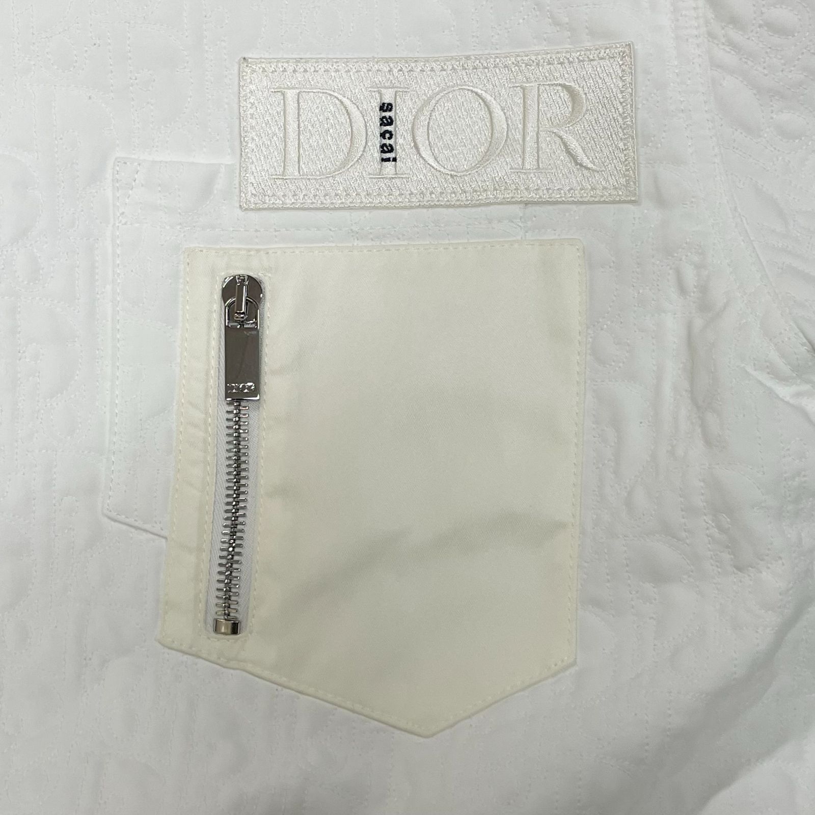 国内正規 未使用品 DIOR × sacai オブリーク ロゴ キルティング ジャケット コラボ ブルゾン ディオール サカイ  213C582A4451 ホワイト 46 57011A - メルカリ