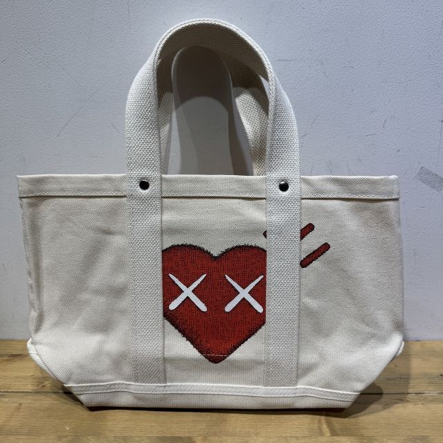 HUMAN MADE × KAWS トートバッグ スモール KAWS x Human Made Medium Tote Bag White - FW21 - US