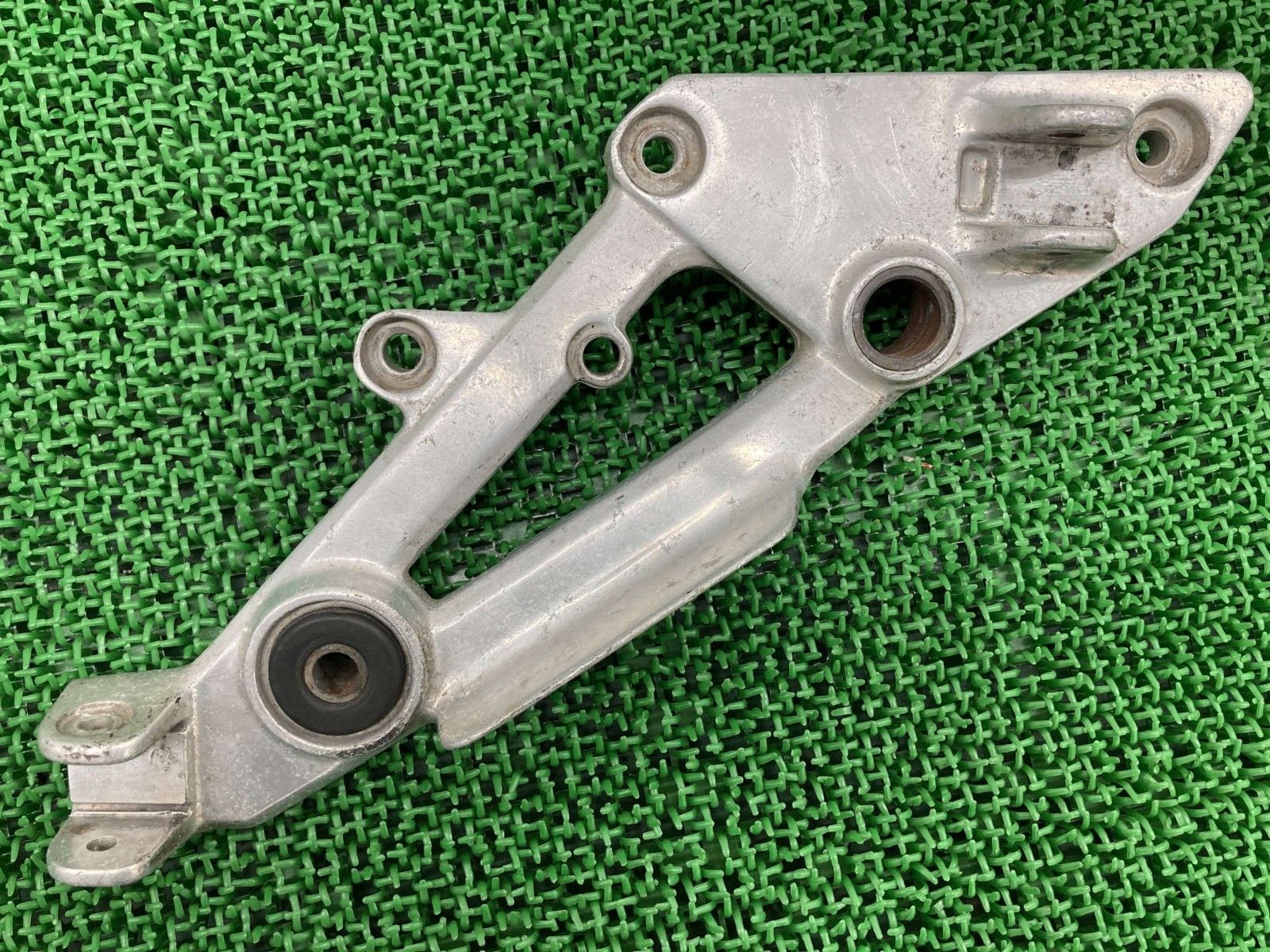 XJR400 XJR400R ステッププレート 右 4HM ヤマハ 純正 バイク 部品 93-00年 ホルダー ブラケット コケキズ無し 品薄 Wm