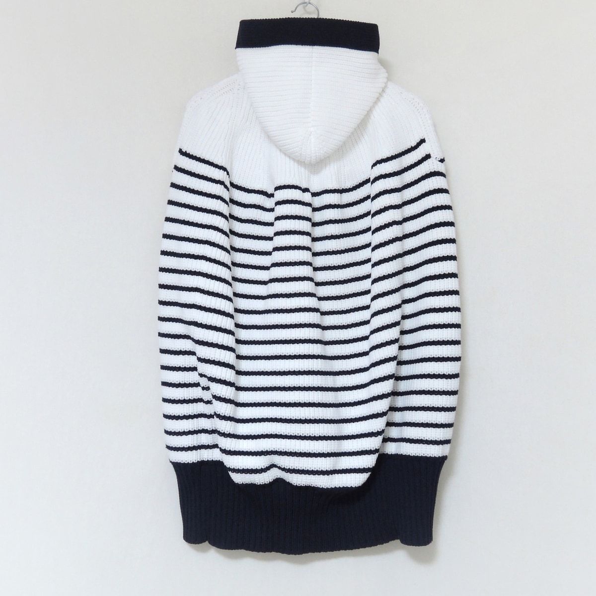 お値下げ！Sacai サカイ ホワイト ポンチョ ケープ コート Sacai サカイ ホワイト ポンチョ ケープ コート