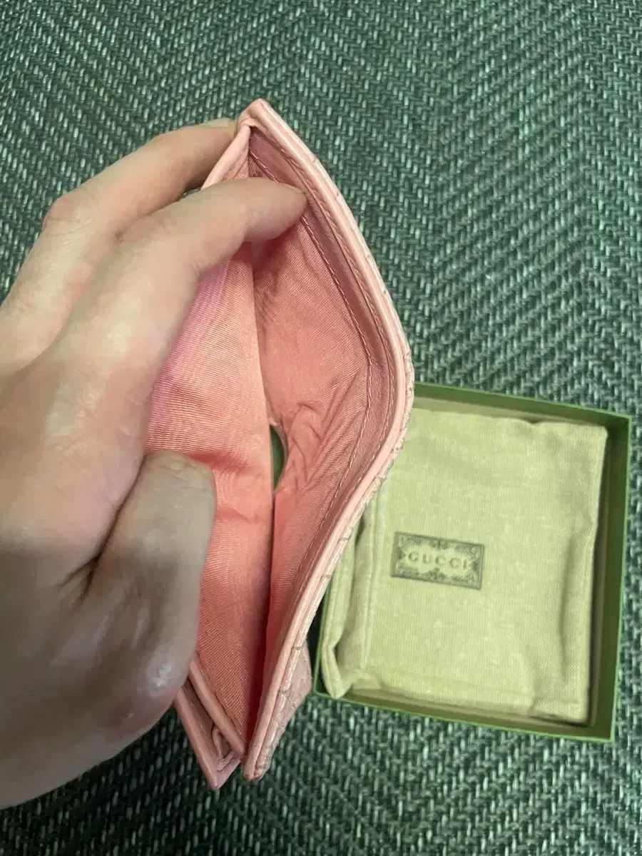 GUCCI グッチ