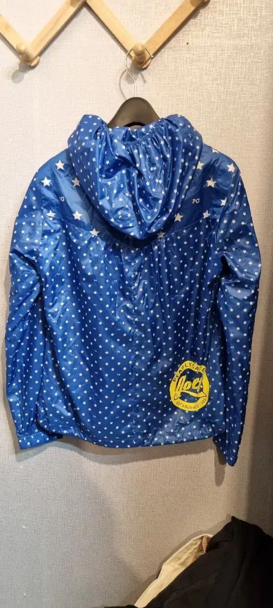 希少 美品　パーリーゲイツ　ウィンドブレーカー　ブルゾン　総柄　白黒 パーリーゲイツ ウインドブレーカー未使用品 パーリーゲイツ ゴルフ用