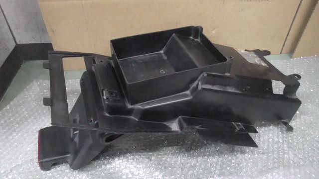 ZXR250 ZX250A-01xxx の リアインナーフェンダー:#1752730892