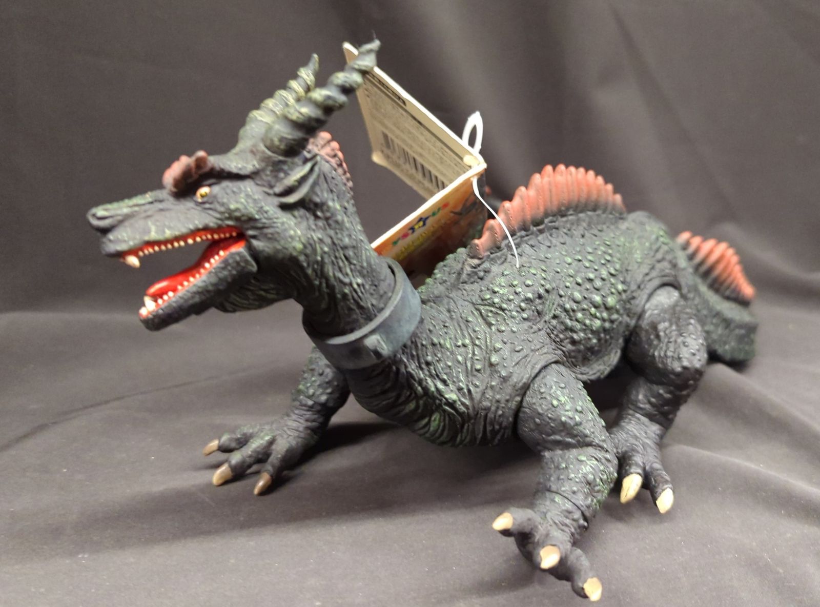 X PLUS PAINTED SOFT VINYL DRAGON 8インチ