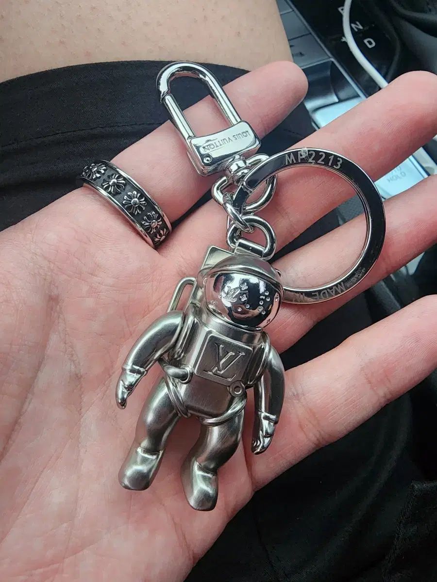 LOUIS VUITTON ルイヴィトン 宇宙飛行士 スペースマン