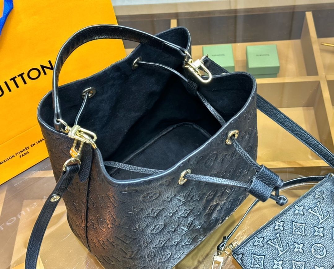 LOUIS VUITTON ルイヴィトン ショルダーバッグ 財布  3点セット