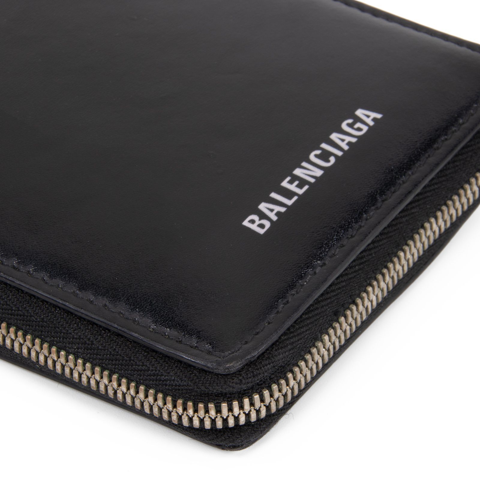 限定 美品　BALENCIAGA × シンプソンズ　チェーン　ウォレット BALENCIAGA - バレンシアガ スモールシンプソンズストラップ