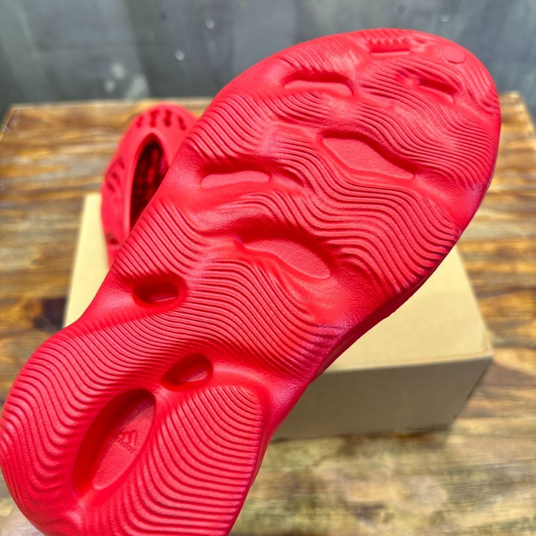 YEEZY Foam Runner Vermilion カニエウエスト 26.5cm - メルカリ