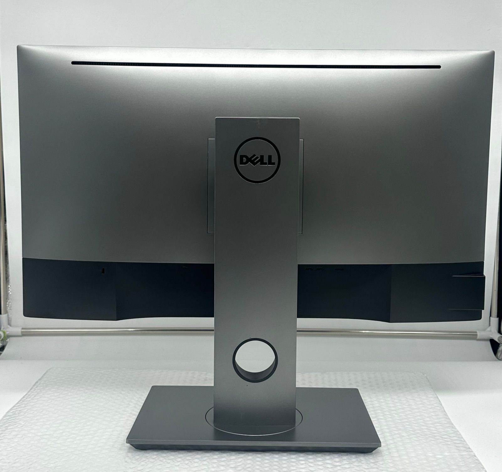 Dell U2718Q モニター 27インチ 超広視野角&フレームレス/4K/IPS 非