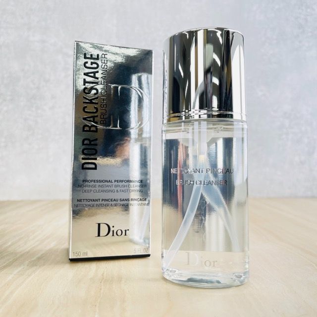 クリスチャンディオール　ヘアーブラシ Dior ヘアブラシ 専用布袋、箱付き - メルカリ