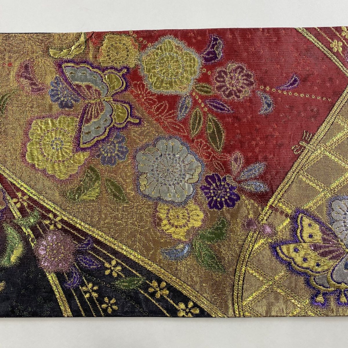 袋帯 秀品 振袖向き 蝶 草花 箔 赤黒 六通 正絹 【中古】 - メルカリ