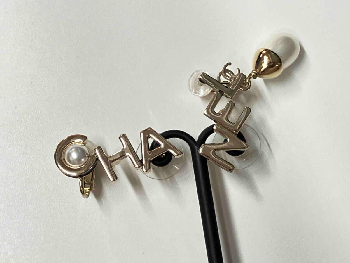 CHANEL A22K AB9508 ロゴ パール 箱有