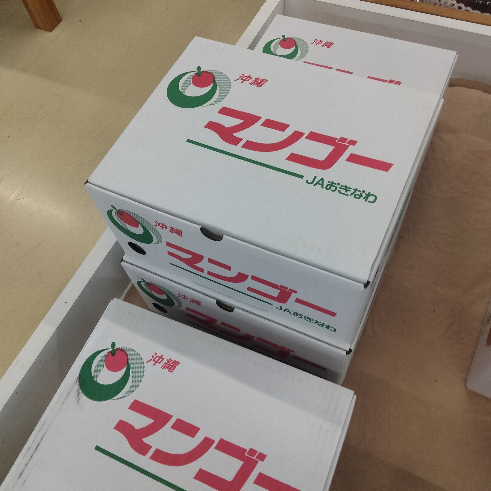 JAおきなわ 共撰マンゴー 良品 白箱ご家庭用 約1.5kg【クール