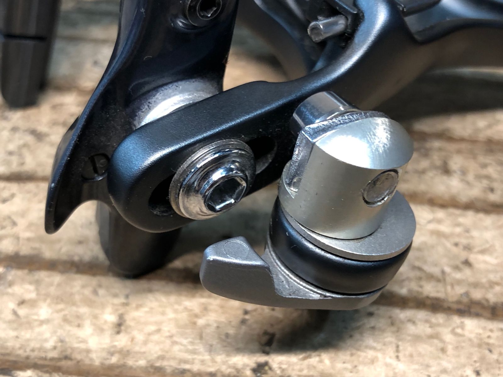美品　シマノ アルテグラ BR-6700 キャリパーブレーキ前後セット Amazon.co.jp: SHIMANO(シマノ) アルテグラ キャリパーブレーキ