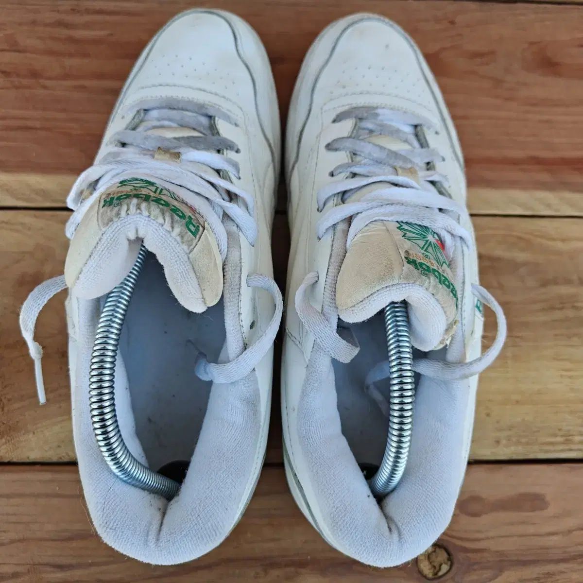 テニスシューズ