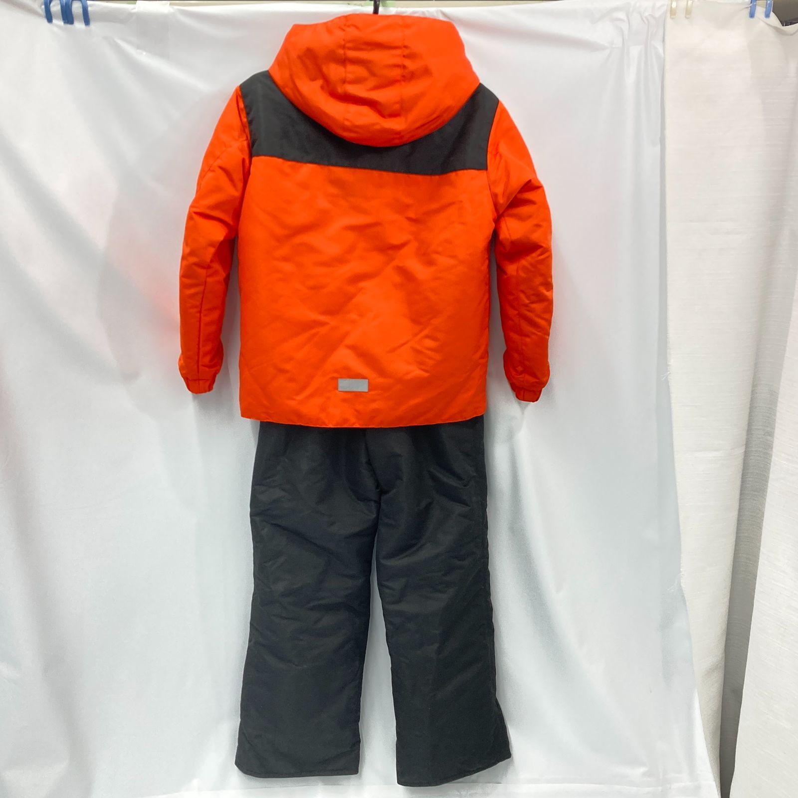 イグニオ IGNIO スキーウェア 上下セット スノーボード 雪遊び ウィンタースポーツ オレンジ×ブラック キッズ  140㎝（125～145）サイズ調節可能 現状品 MO2-022 - メルカリ
