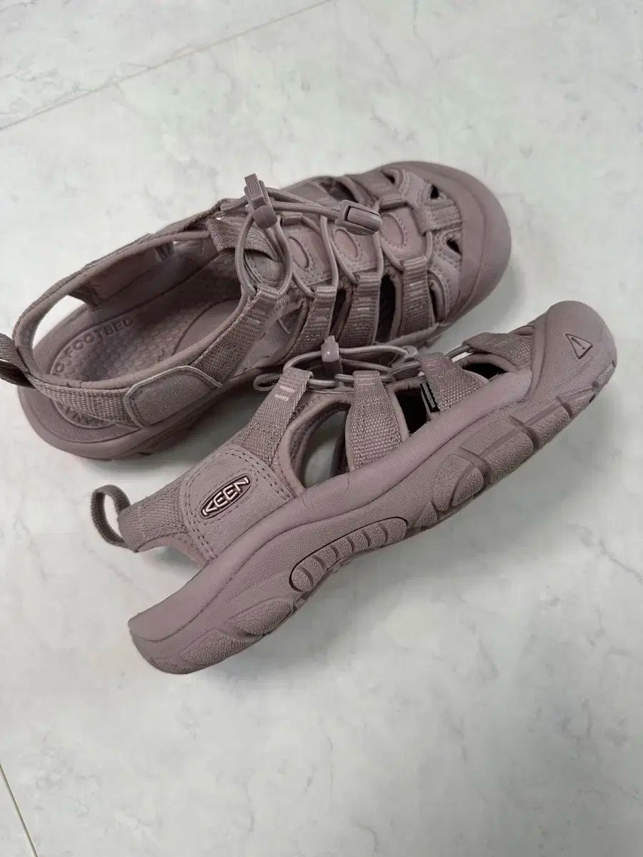 KEEN キーン ニューポート ピンク 235