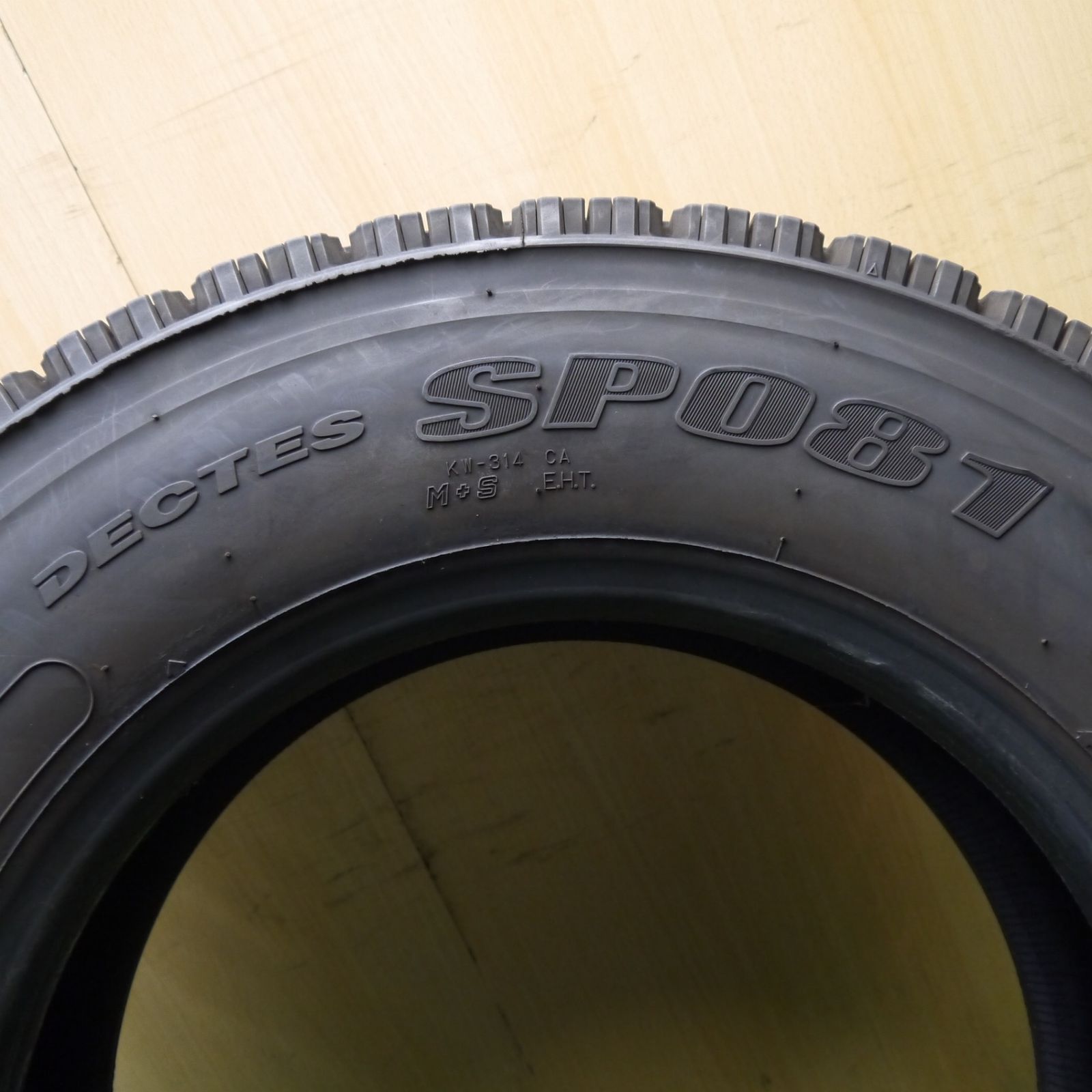 タイヤ スタッドレス