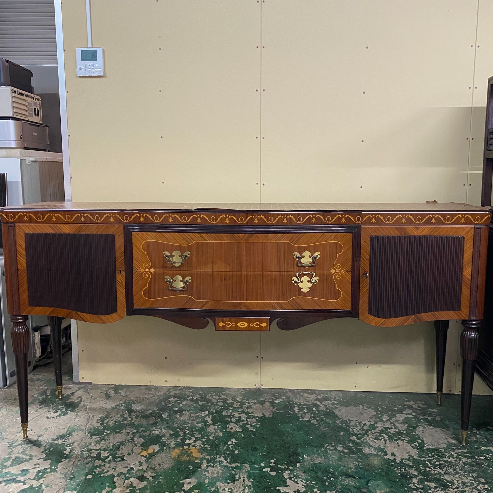 アンティークキャビネット