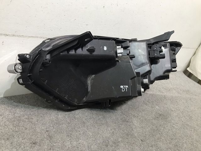 シャトル/シャトルハイブリッド GK8/GK9/GP7/GP8 純正 前期 右ヘッド