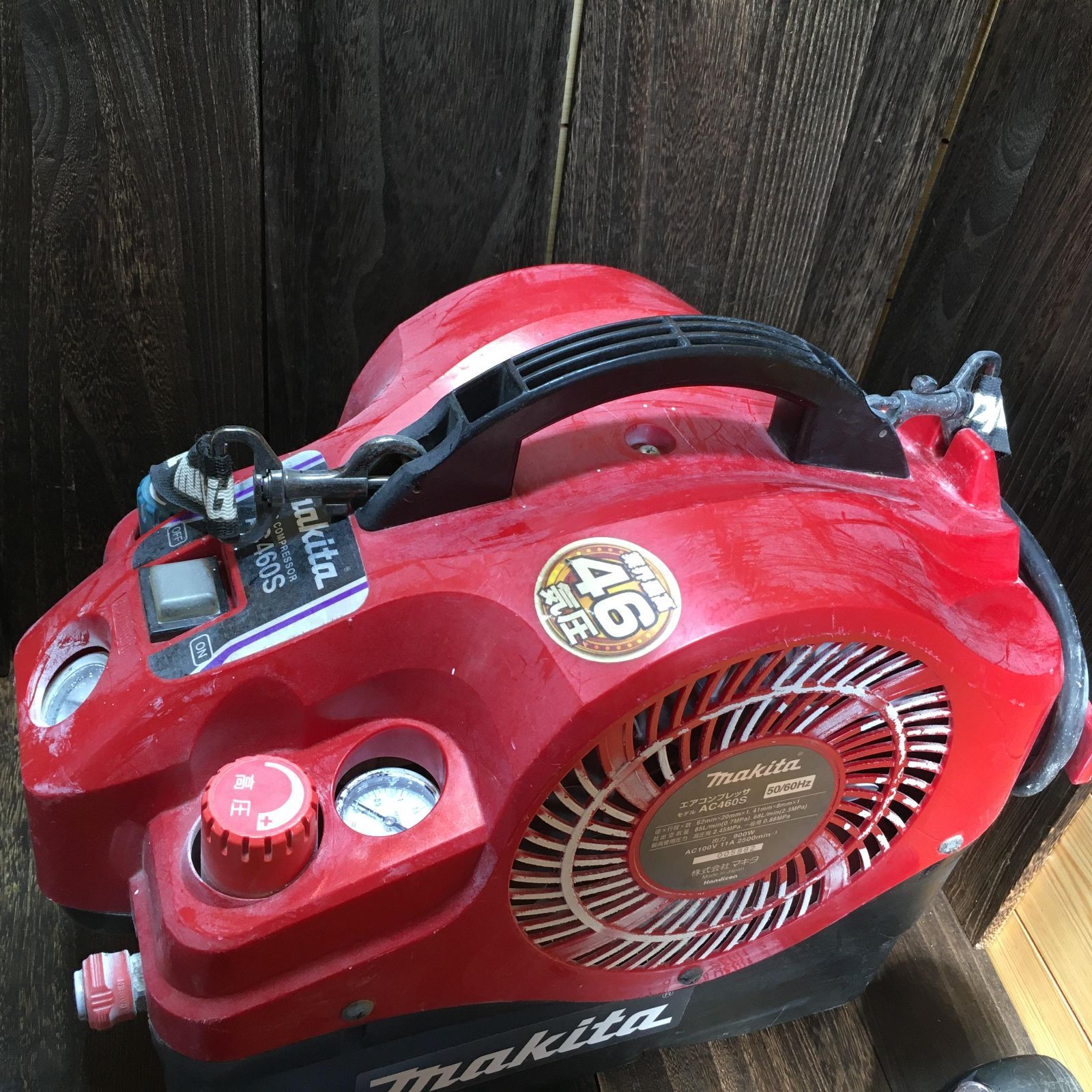 makita マキタ 内装 エアコンプレッサー 3L AC460S レッド makita マキタ 内装 エアコンプレッサー 3L AC460S レッド