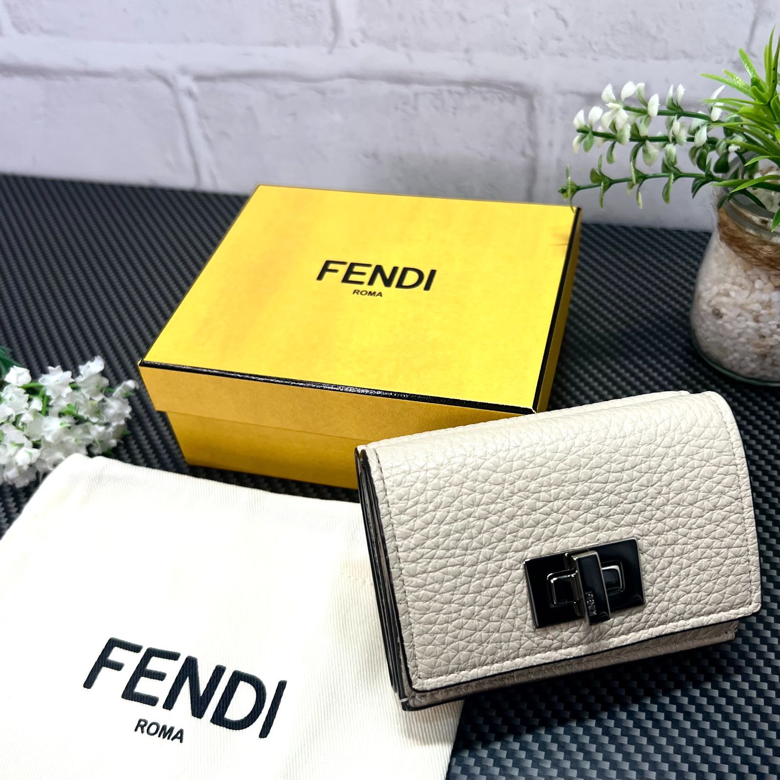 FENDI／フェンディ ピーカブー マイクロ トリフォールド 三つ折り財布 