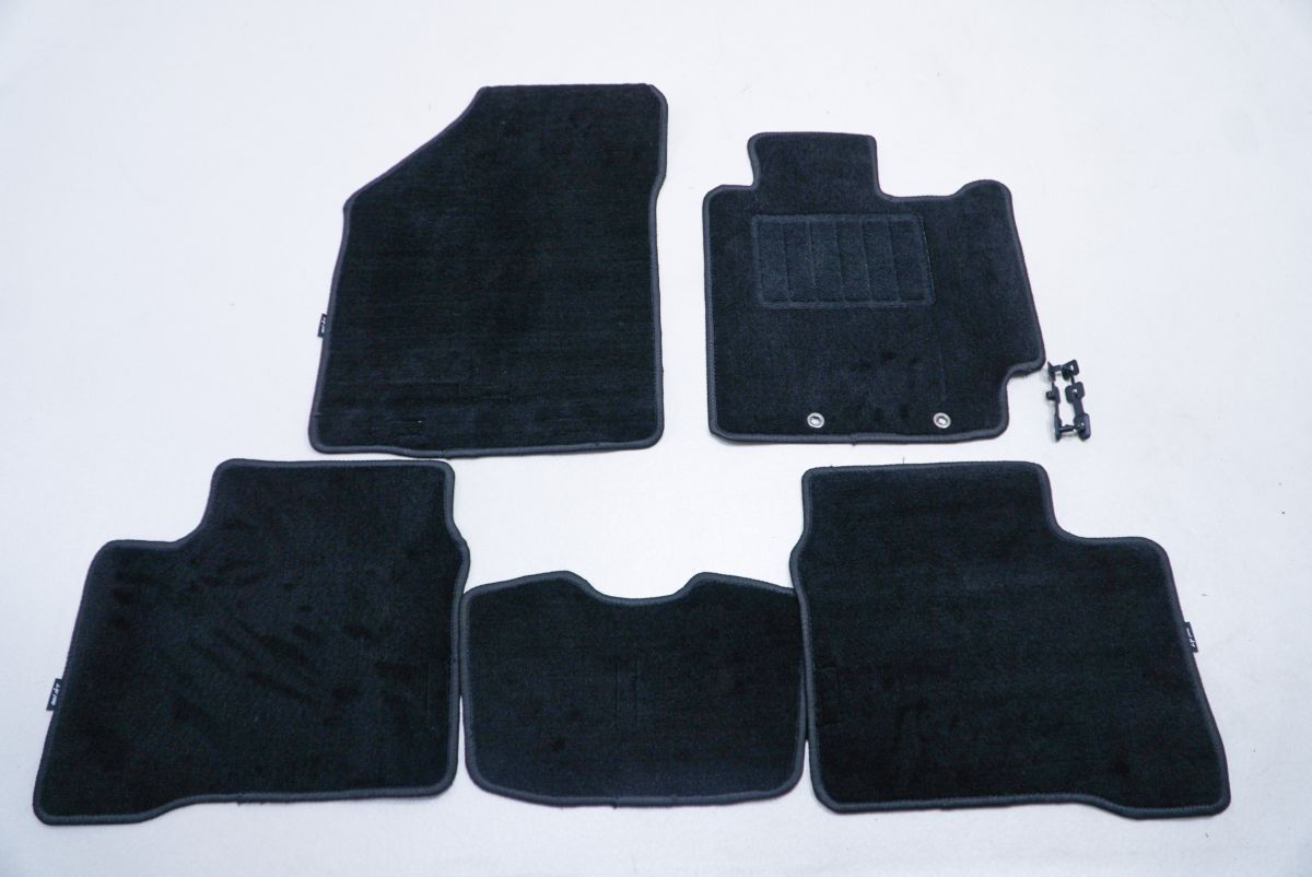 ZipTune フロアマット ZC33S スイフト 内装 純正フック対応でズレを防止 運転席ヒールパッド付き ZSS