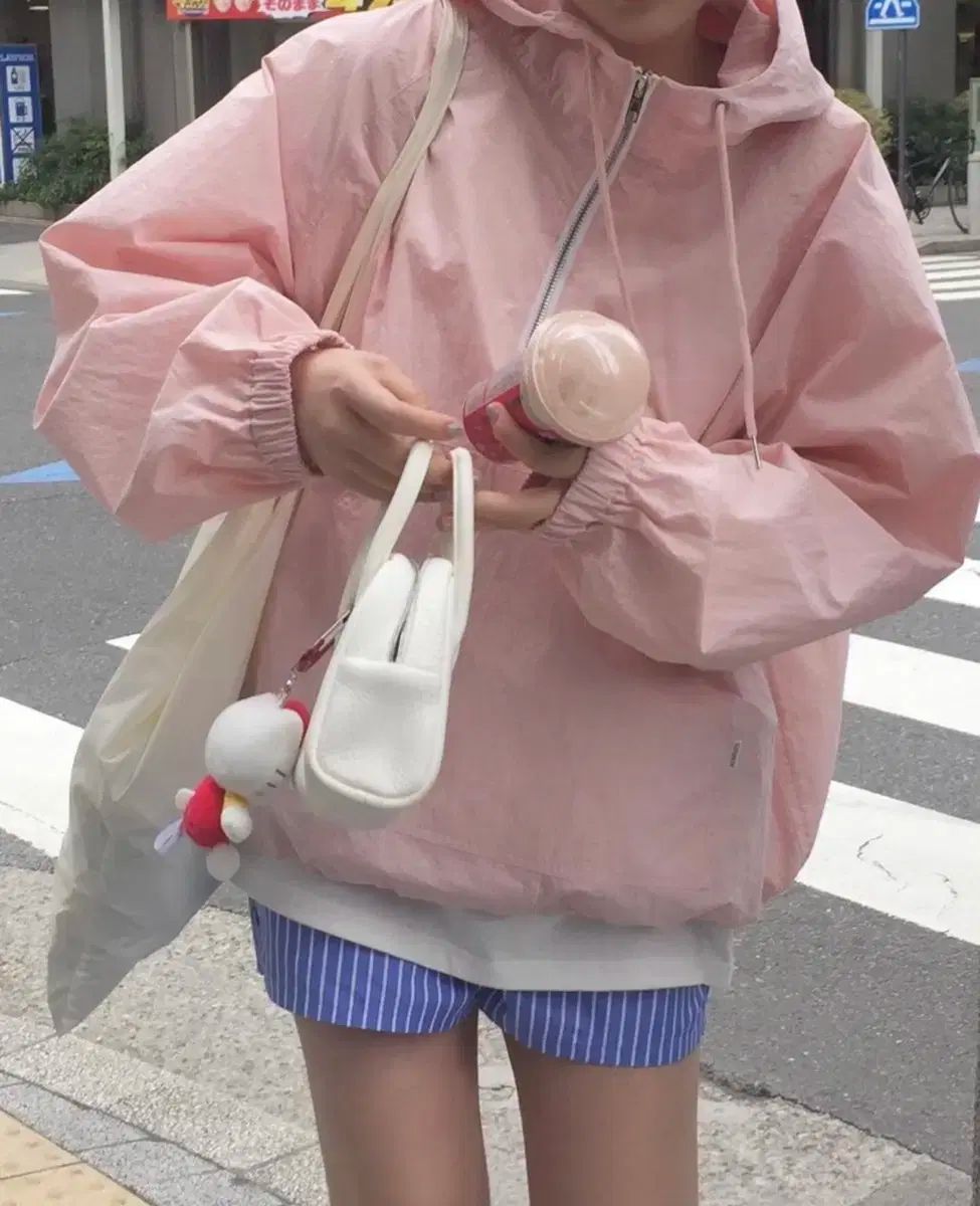 ロバティ アノラック ピンク フードTシャツ