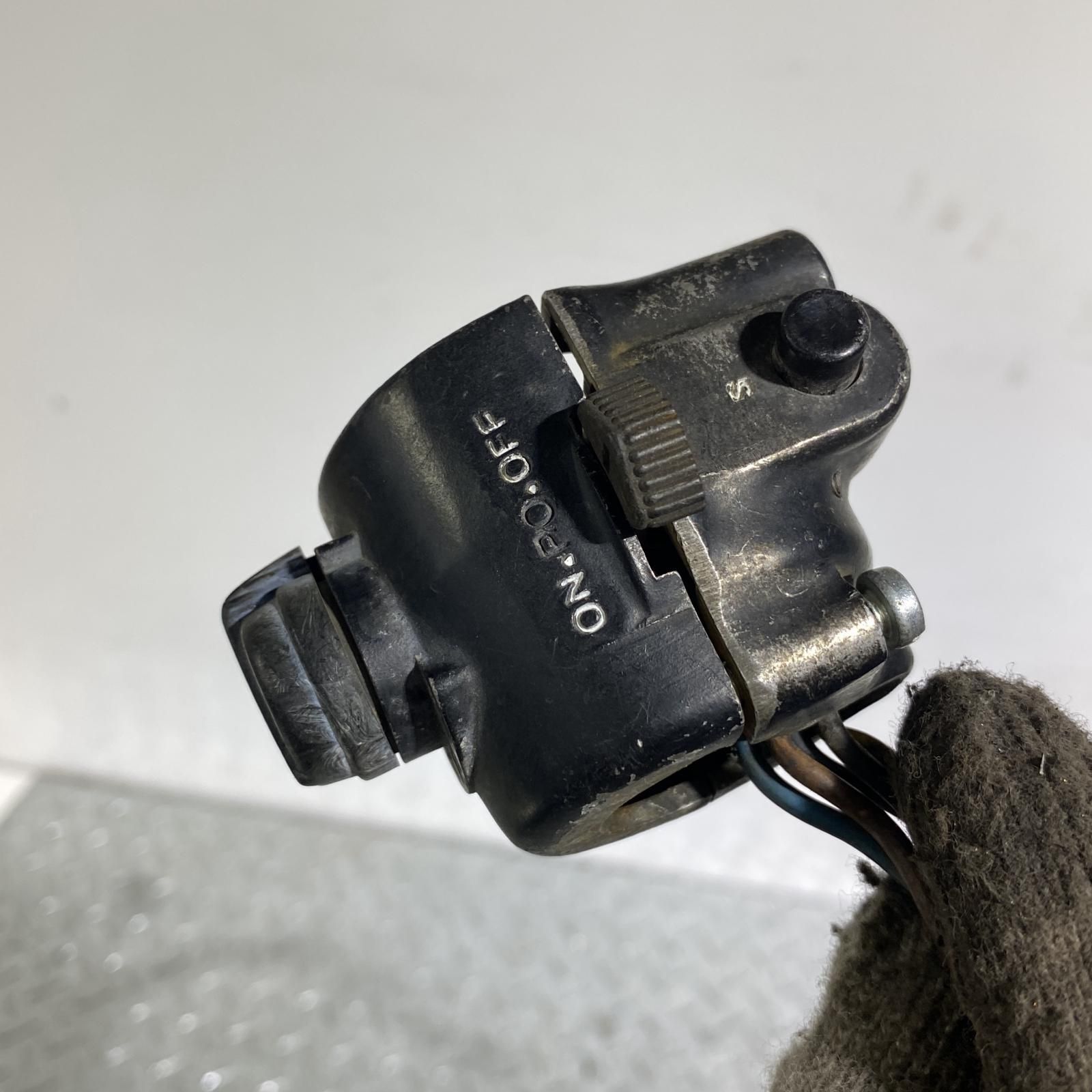 KAWASAKI Z1 (900SUPER4) ハンドルスイッチボックス 右 カワサキ 右