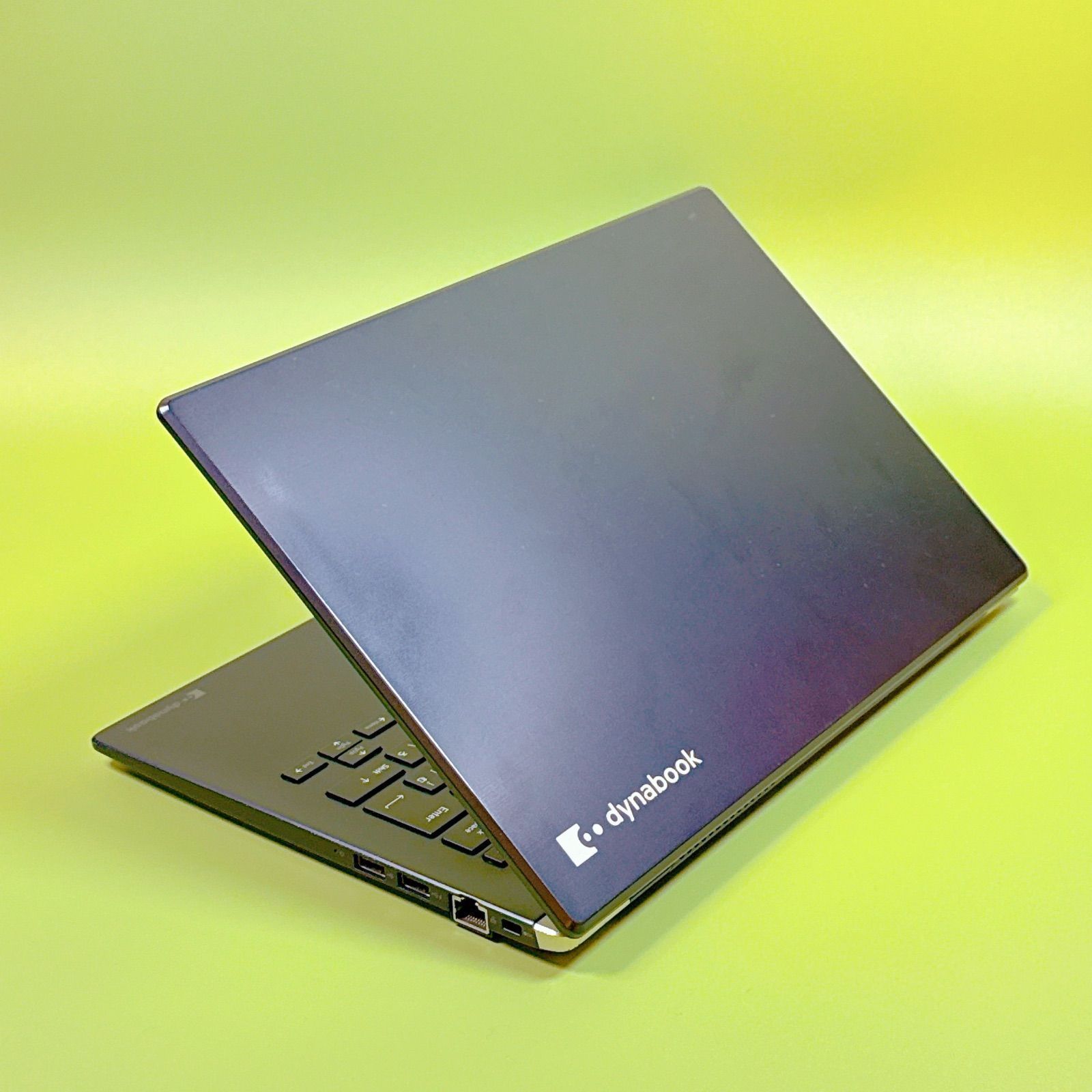 爆速SSD512GB/16GB搭載✨第8世代Core i5で快適⭐️Windows11/カメラ付