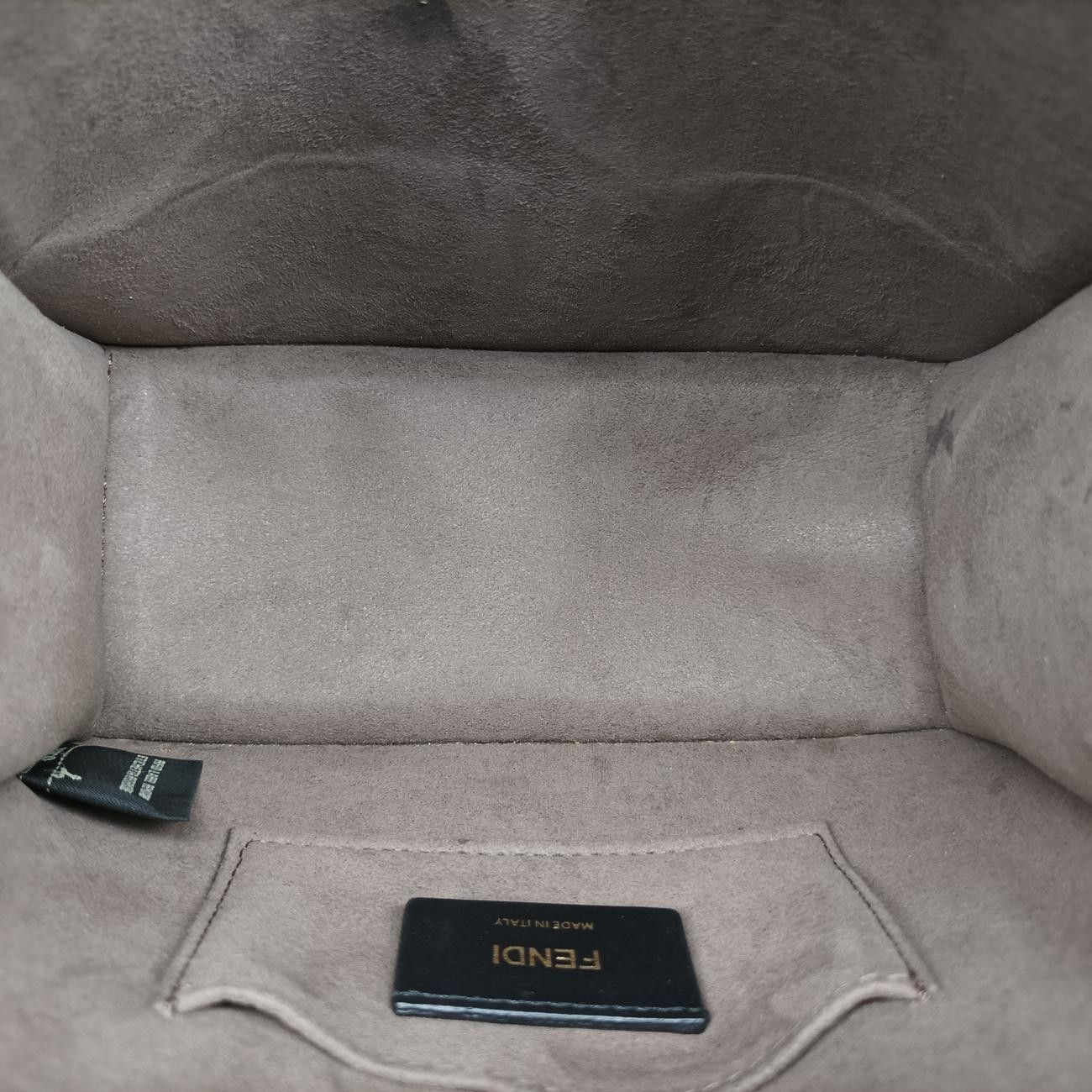 フェンディFendiキャナイエフレッドレザー8BT2868BT286.2IH