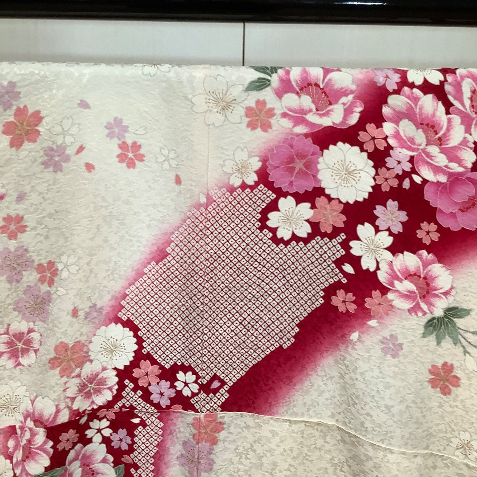 115 正絹 振袖 身長153~170cm 成人式 白 赤 八重桜 桜 バラ-