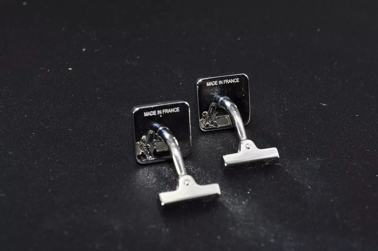 ルイヴィトン　カフス　ボタン　925　ケース付き ルイヴィトン カフス ボタン 925 ケース付き LOUIS VUITTON 並行