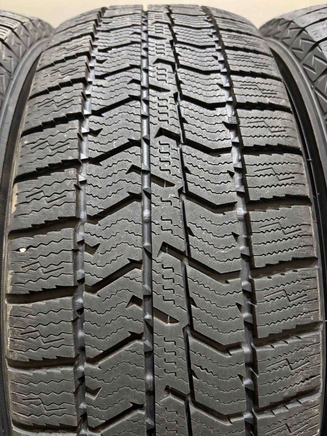 24年製 新品 トーヨー GIZ3 185/60R15スタッドレス4本 送料無料 TOYO TIRES 4本セット 185/60R15 スタッドレス トーヨー OBSERVE GIZ3