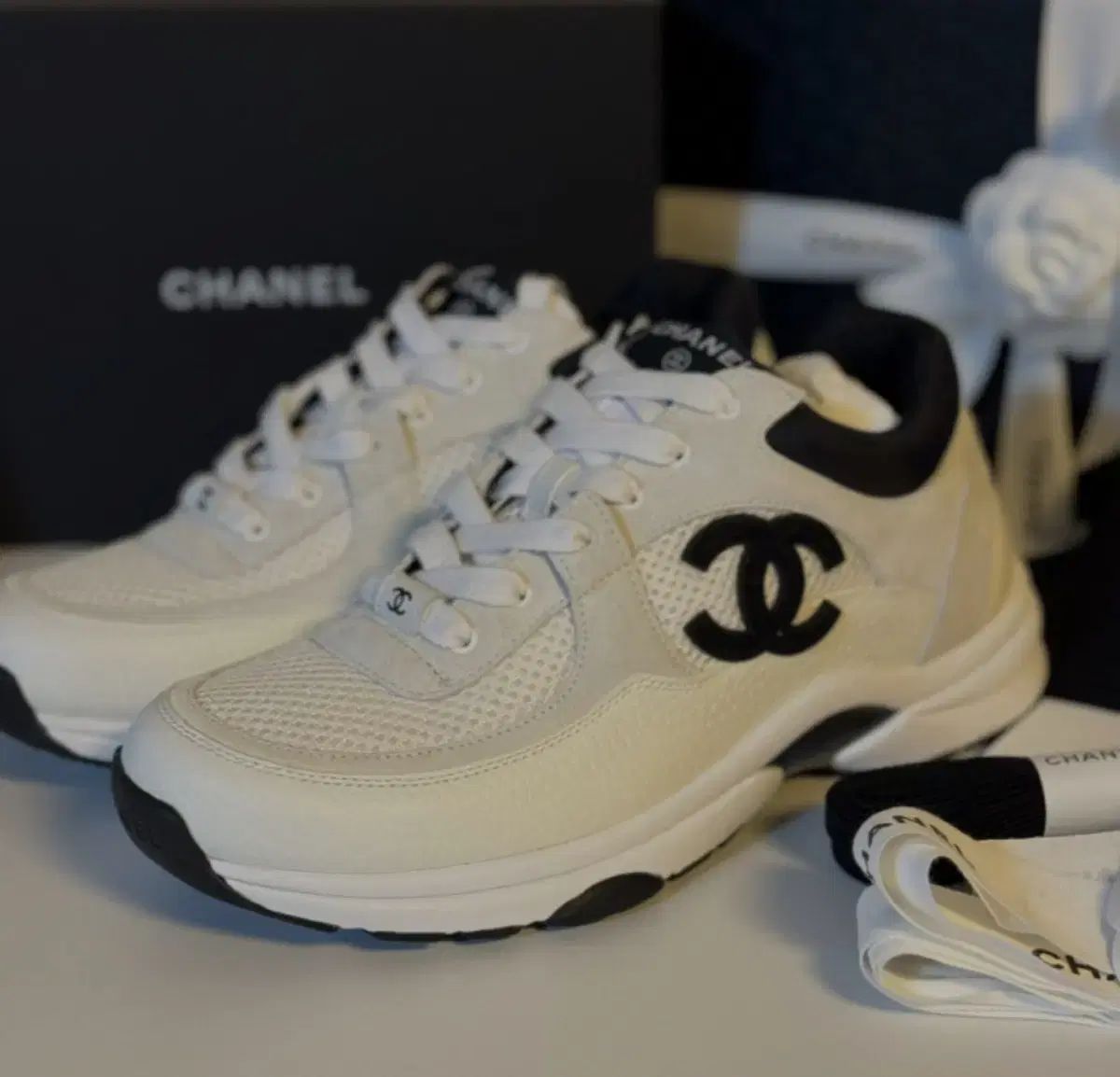 CHANEL(シャネル) 25SS テニスシューズ メッシュ 白 黒 270 - メルカリ
