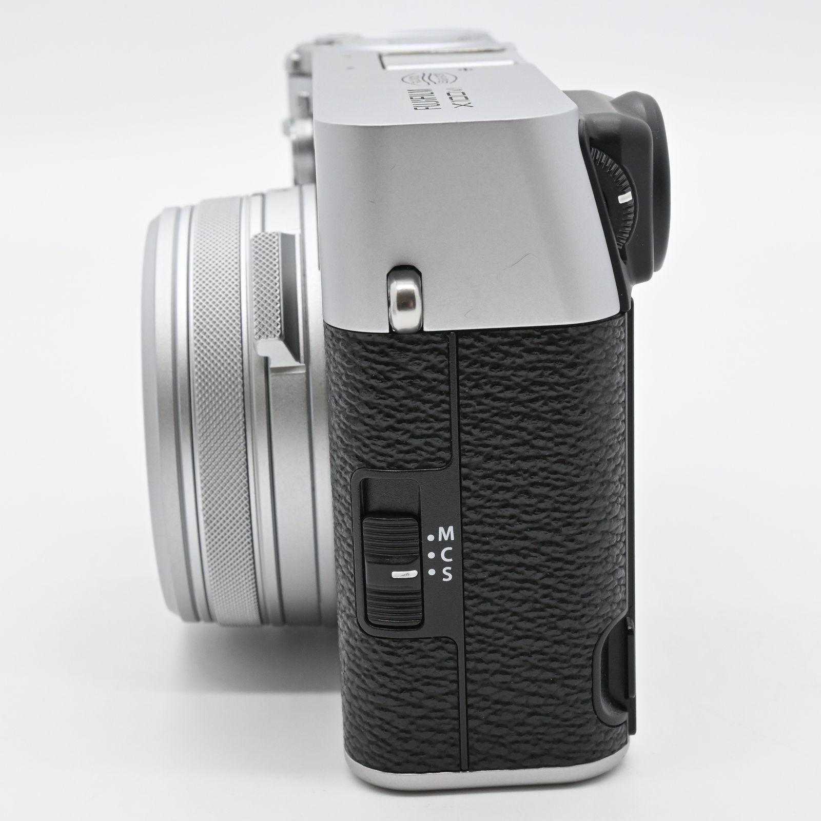 ☆美品☆FUJIFILM X100VI シルバー ショット数 1817回 多言語モデル ☆美