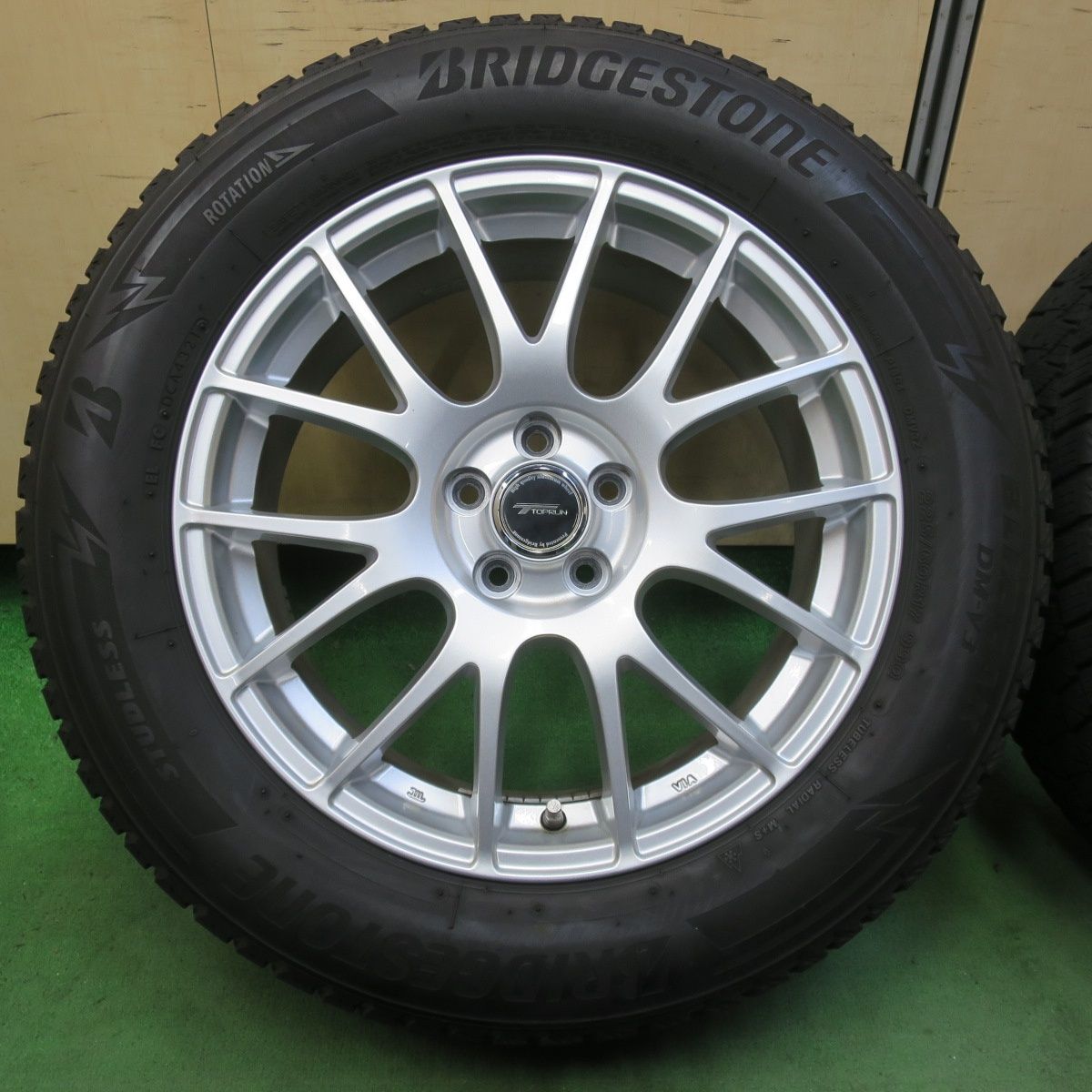 225|60R17