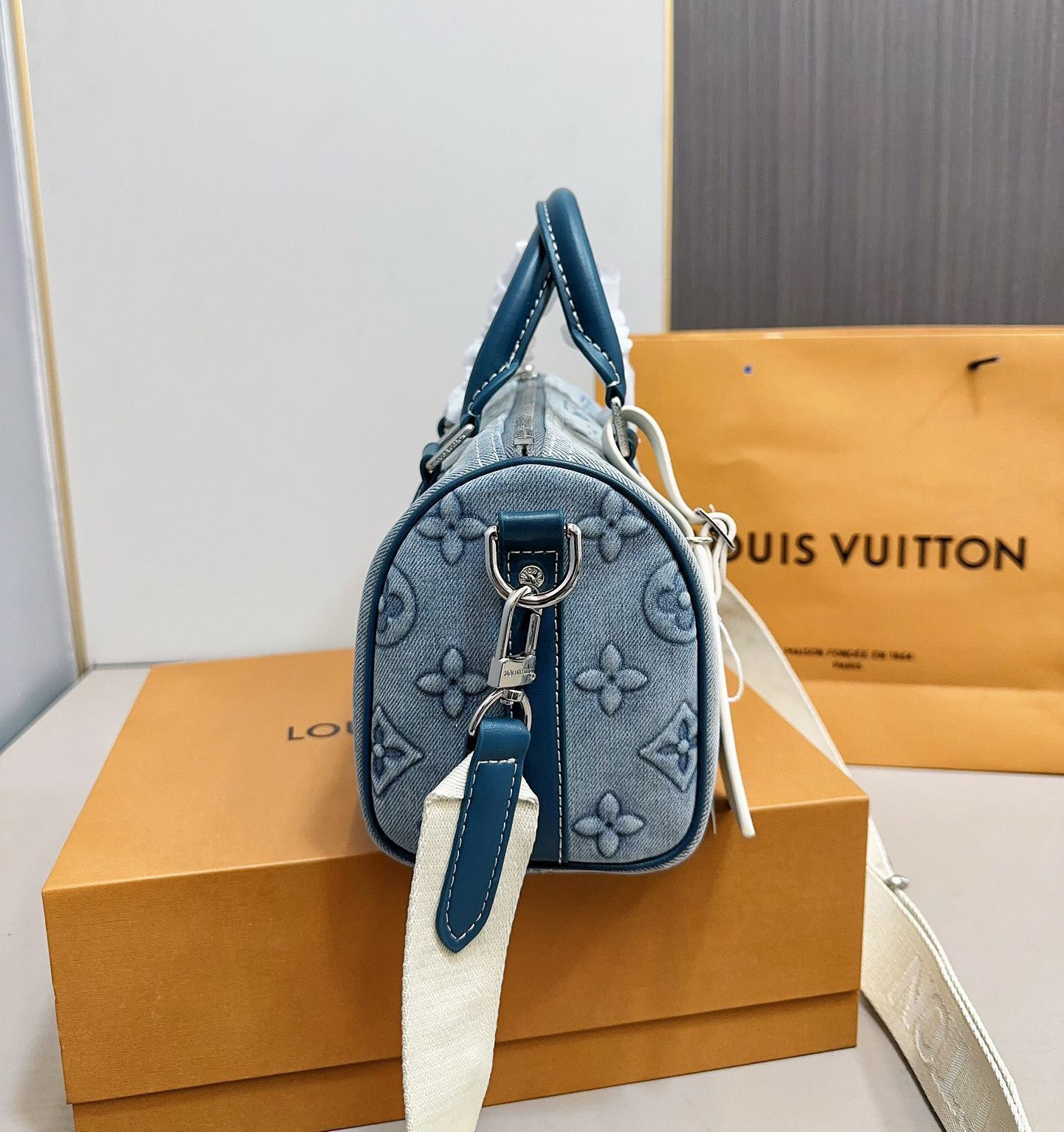 VUITTON -ショルダーバッグ