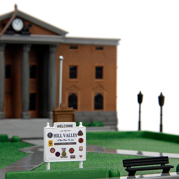 NANO SCENE BTTF HILL VALLEY COURTHOUSE w/2 VEHICLES 【バック