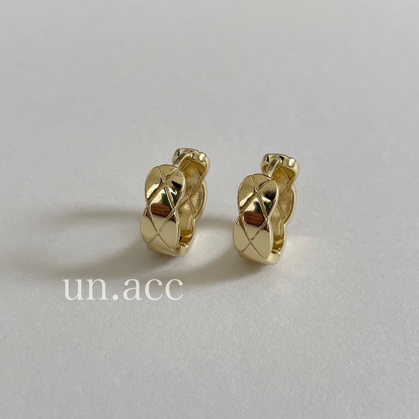 シルバー925 ゴールド キルティング ミニ フープピアス デザイン シルバー925 ゴールド キルティング ミニ フープピアス デザイン