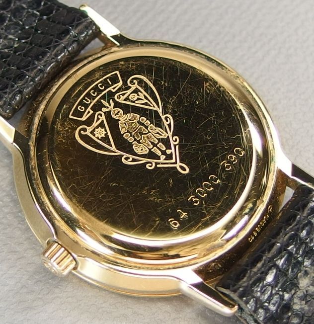 ✨電池新品✨GUCCI 腕時計 レザーベルト ローマ数字 Y2K レディース