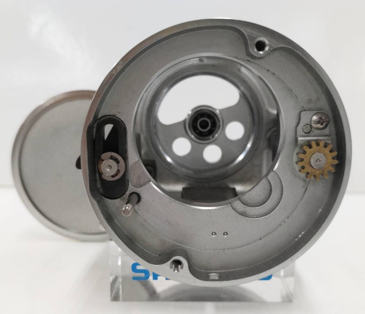 シマノ 05カルカッタ 200（01）バス　雷魚　シーバス　ロックフィッシュ 春爆セール！】【極良品】シマノ 05カルカッタ 200（01）バス ナマズ